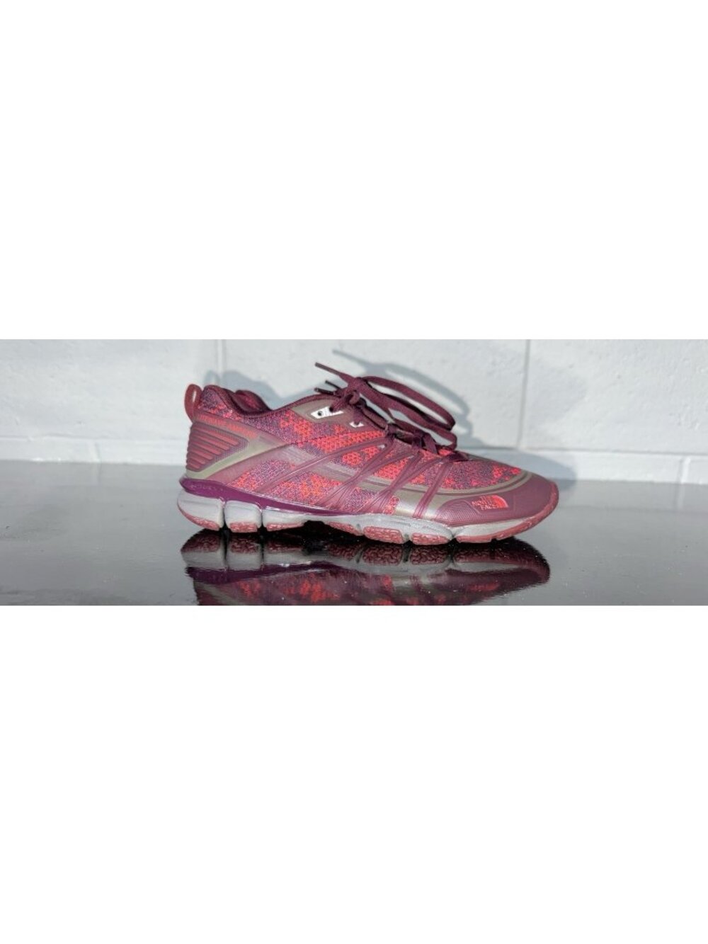 The North Face Litewave Ampere Womens Athletic Trail Running Shoes Size 6 Red